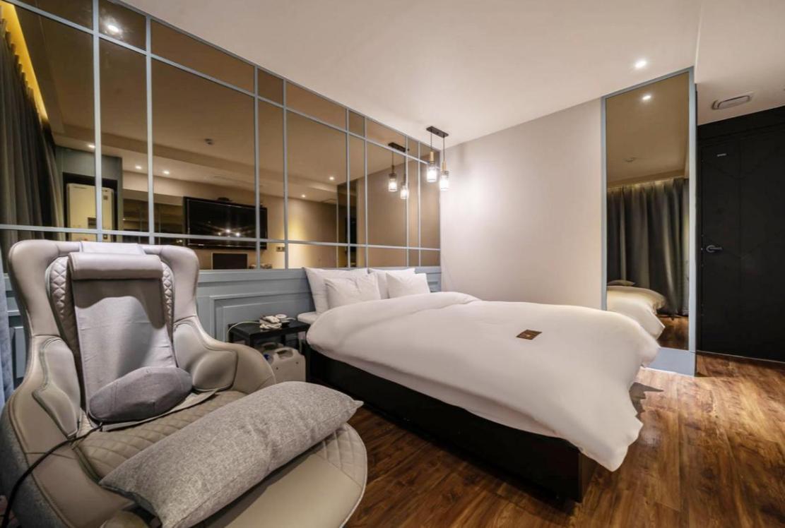 Hotel French Code Myeongji Пусан Екстер'єр фото