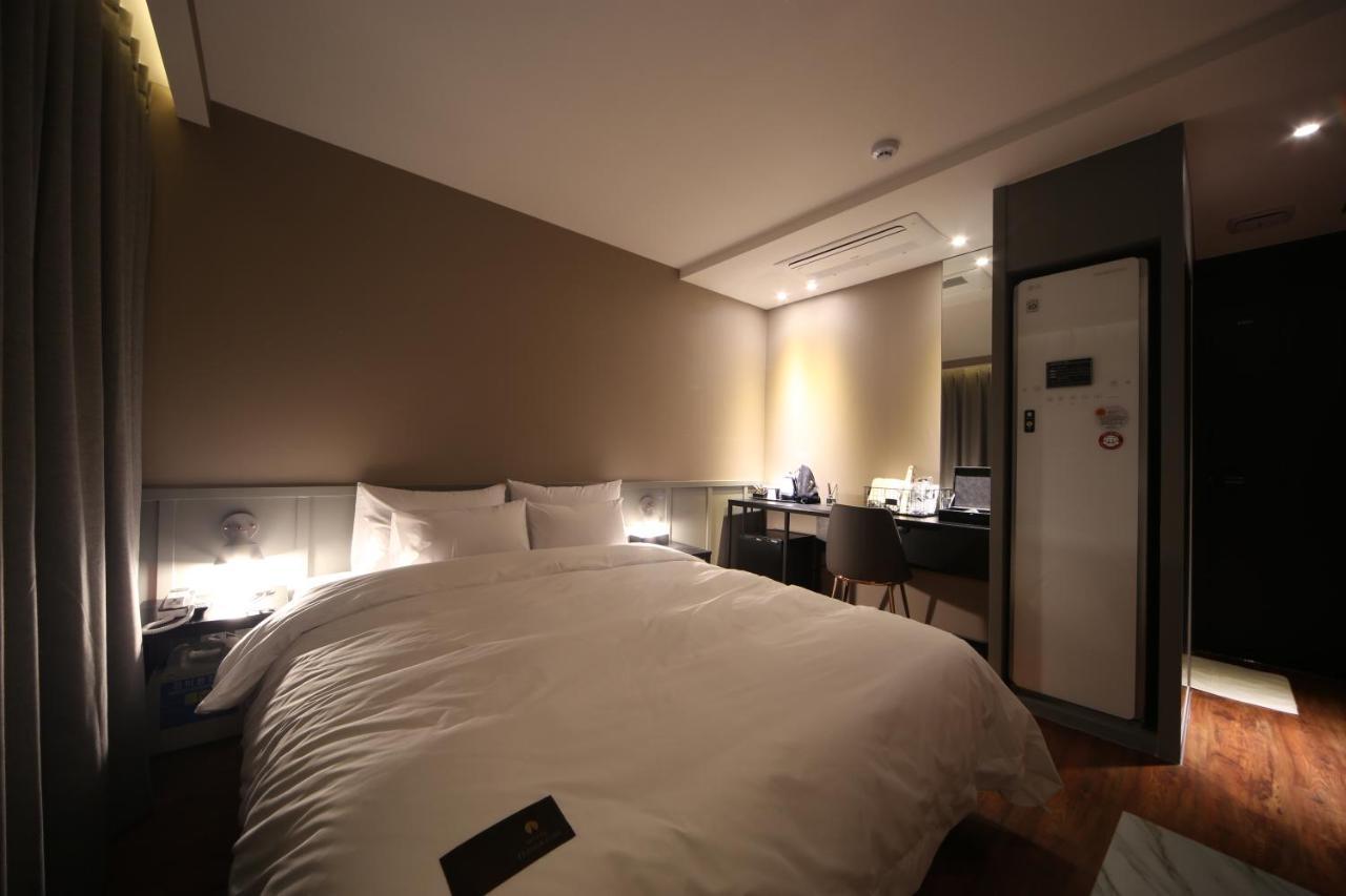 Hotel French Code Myeongji Пусан Екстер'єр фото